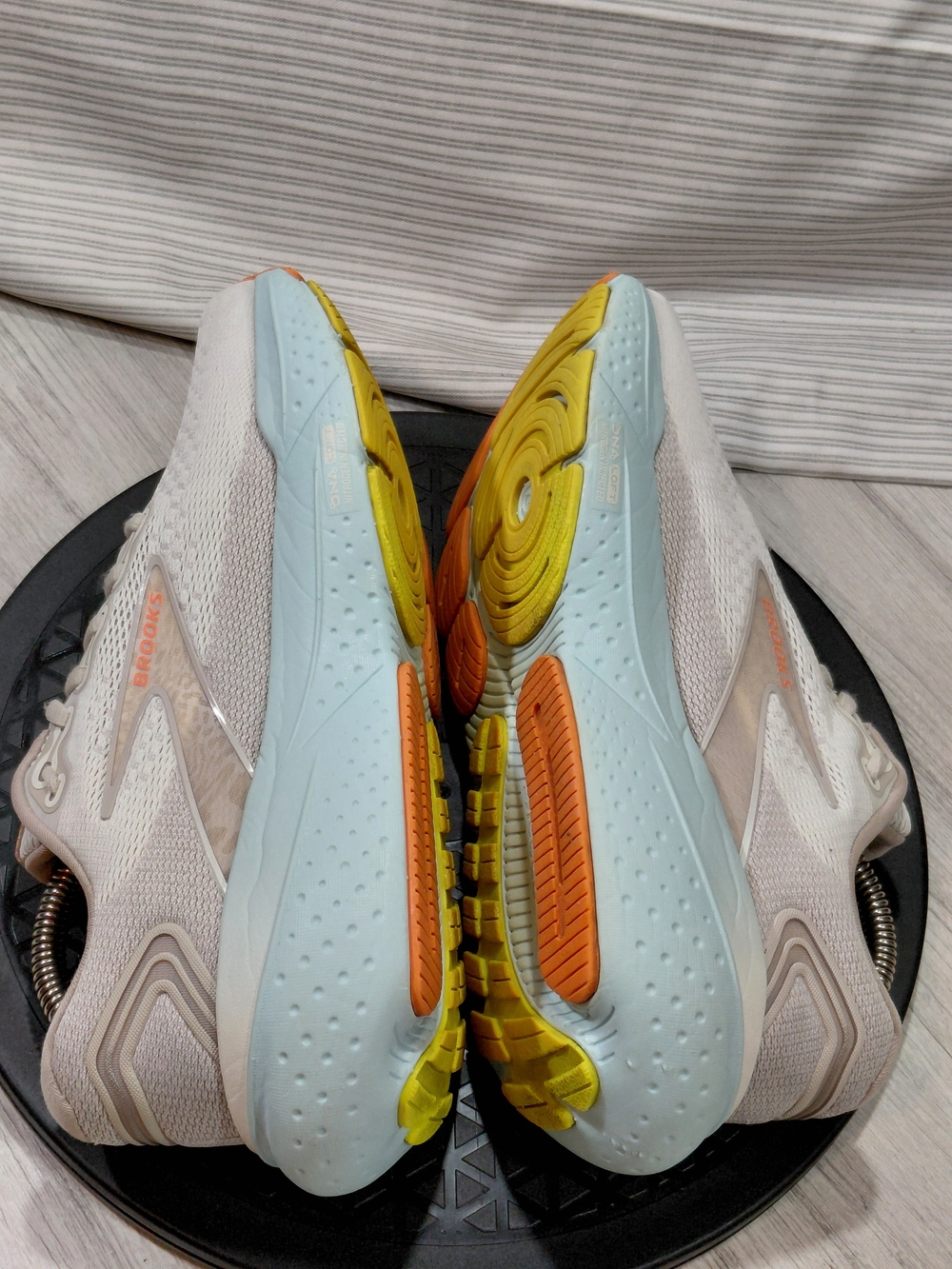 Brooks Women's Glycerin 21 Running Shoes - Light Beige  Baby Blue Sole SIZE 7.5W - Picture 6 of 15